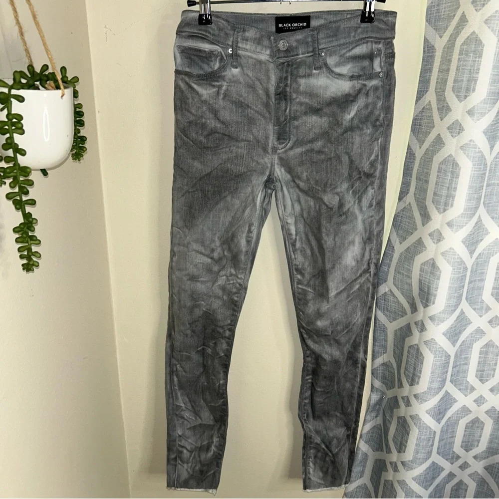 Black Orchid Carmen high rise ankle fray jeans